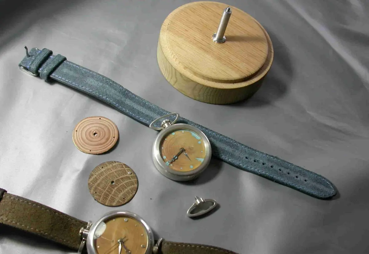 Montre personnalisée unique créée par Bruno Laville, Maître Artisan Horloger à Huanne-Montmartin